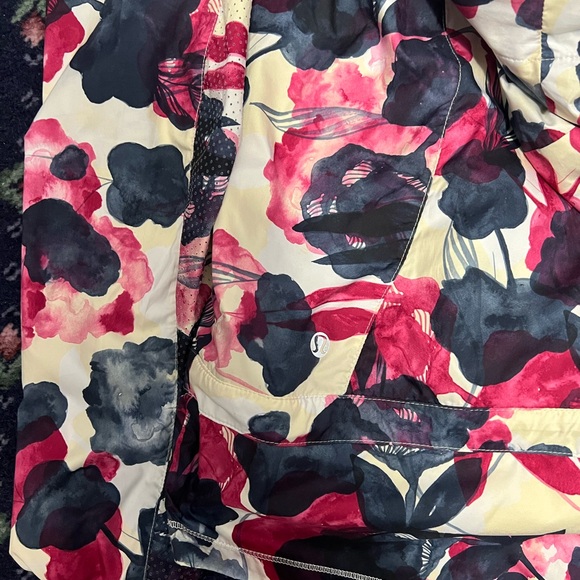 Lululemon Miss Misty Pullover inky floral berry - Picture 3 of 7